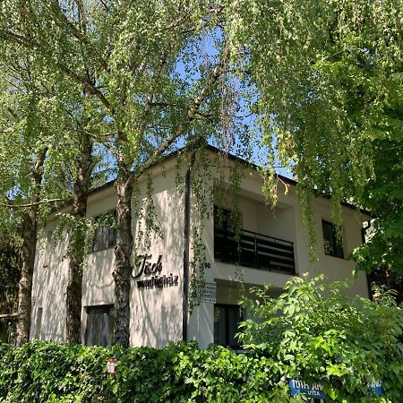 Tisch Vendégház Hajduszoboszlo Exterior foto