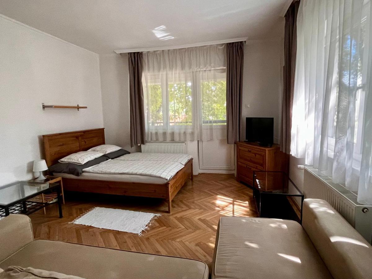 Tisch Vendégház Hajduszoboszlo Exterior foto